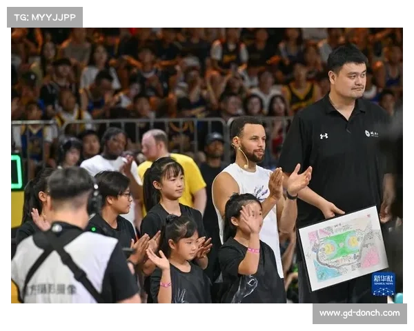 库里青少年篮球训练营：提升技能锻炼身体打造未来篮球明星